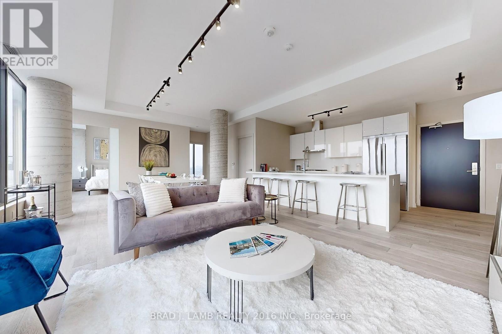 1702 - 458 Richmond Street W, Toronto, ON - Indoor Photo Showing Living Room