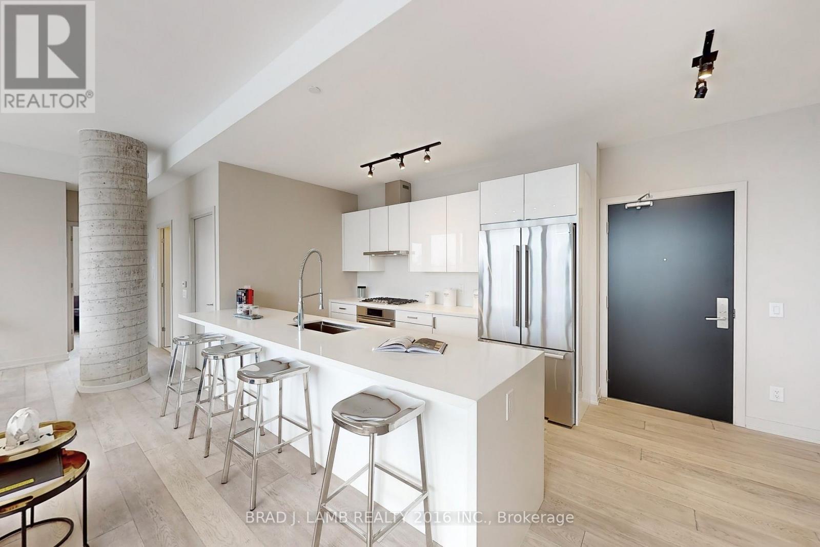 1702 - 458 Richmond Street W, Toronto, ON - Indoor Photo Showing Kitchen