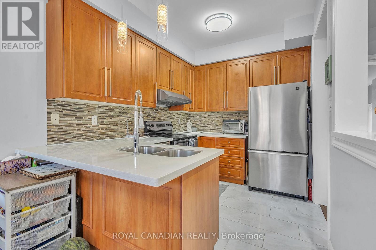 6 Mediterra Drive, Vaughan, ON - Indoor Photo Showing Kitchen With Stainless Steel Kitchen With Double Sink