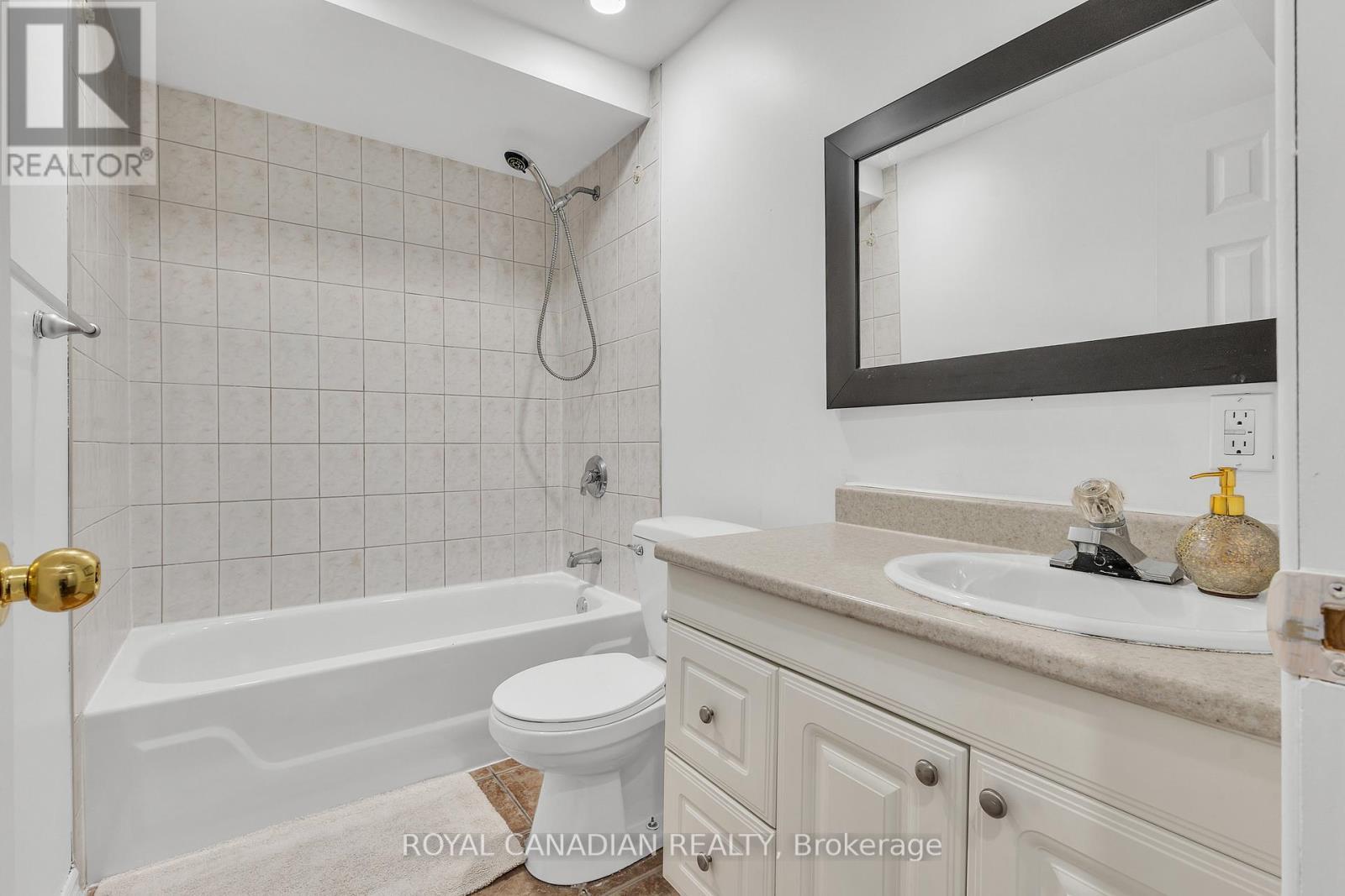 6 Mediterra Drive, Vaughan, ON - Indoor Photo Showing Bathroom