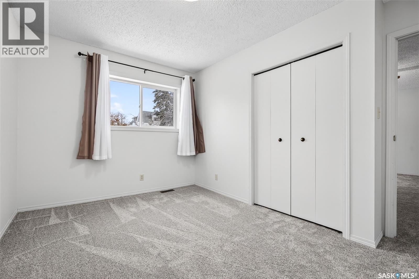 909 Ominica Street E, Moose Jaw, SK - Indoor Photo Showing Other Room
