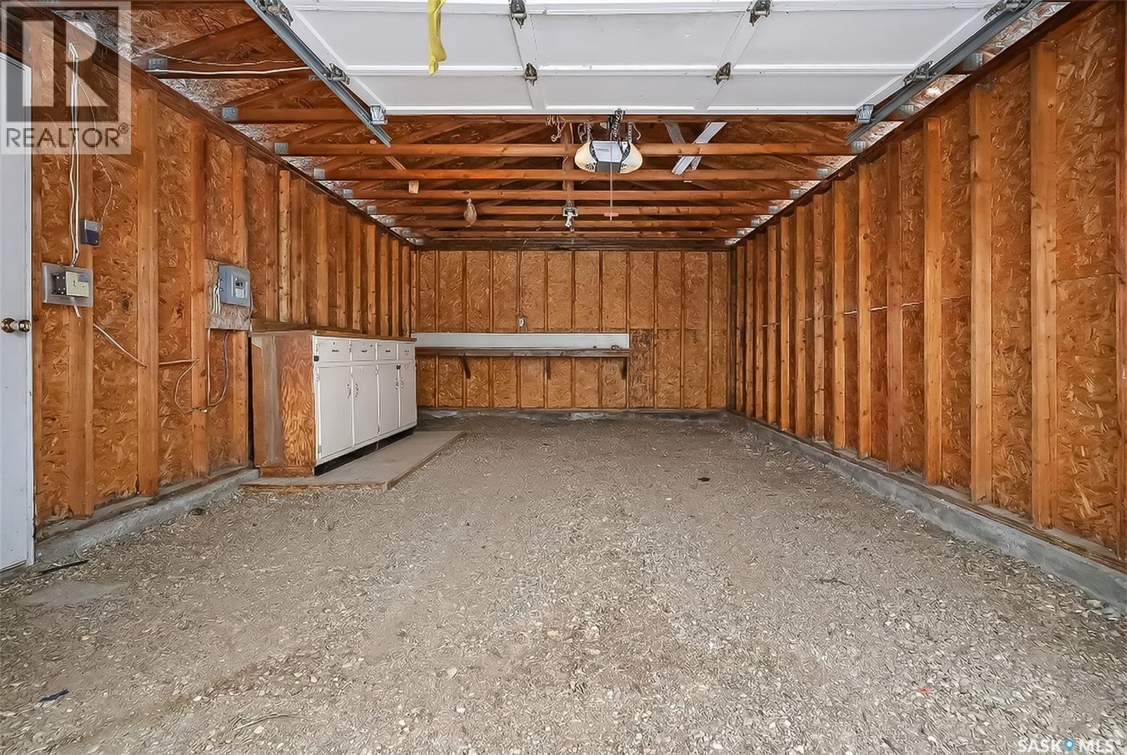 909 Ominica Street E, Moose Jaw, SK - Indoor Photo Showing Other Room