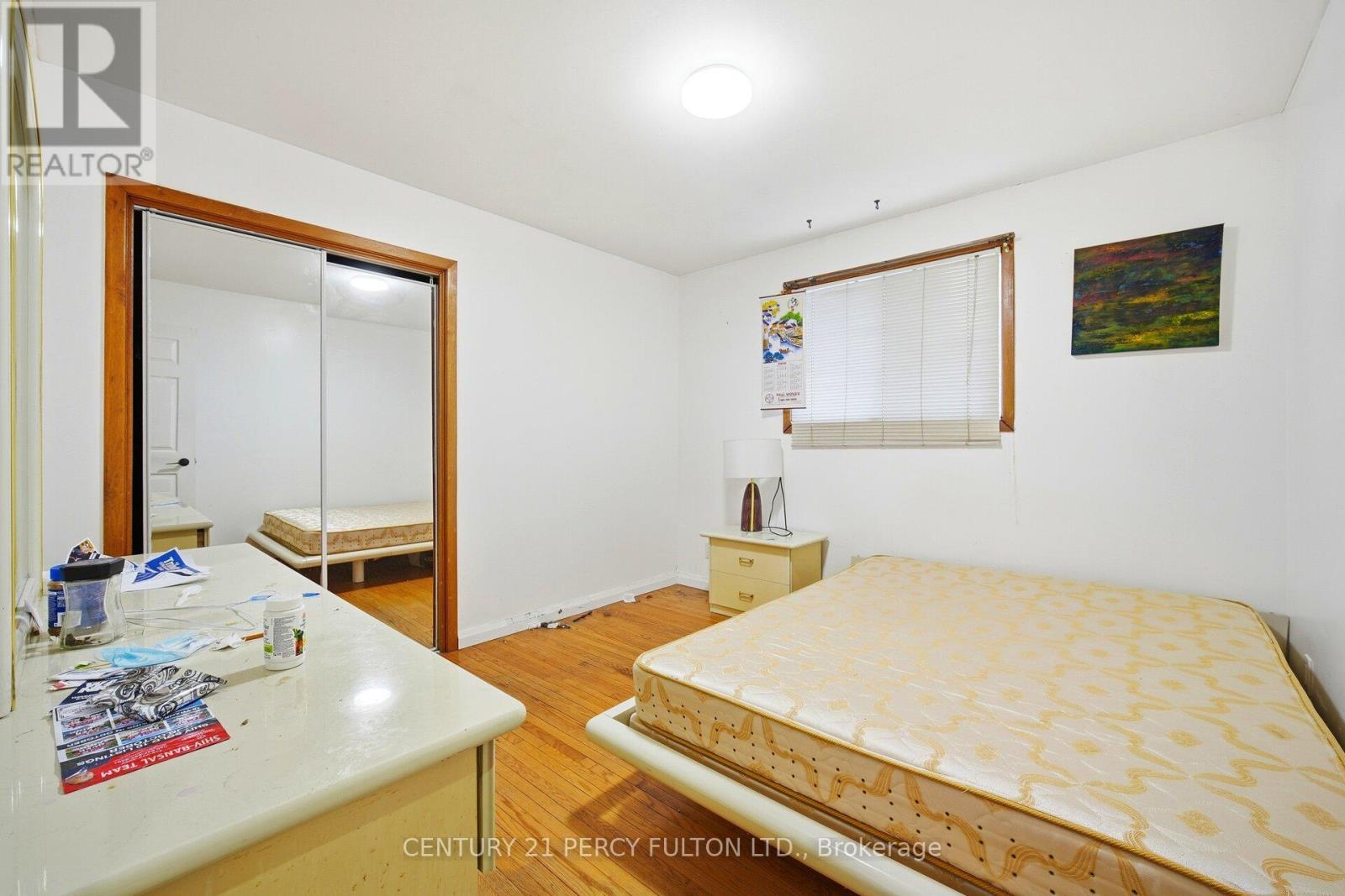 325 Dyson Road, Pickering, ON - Indoor Photo Showing Bedroom