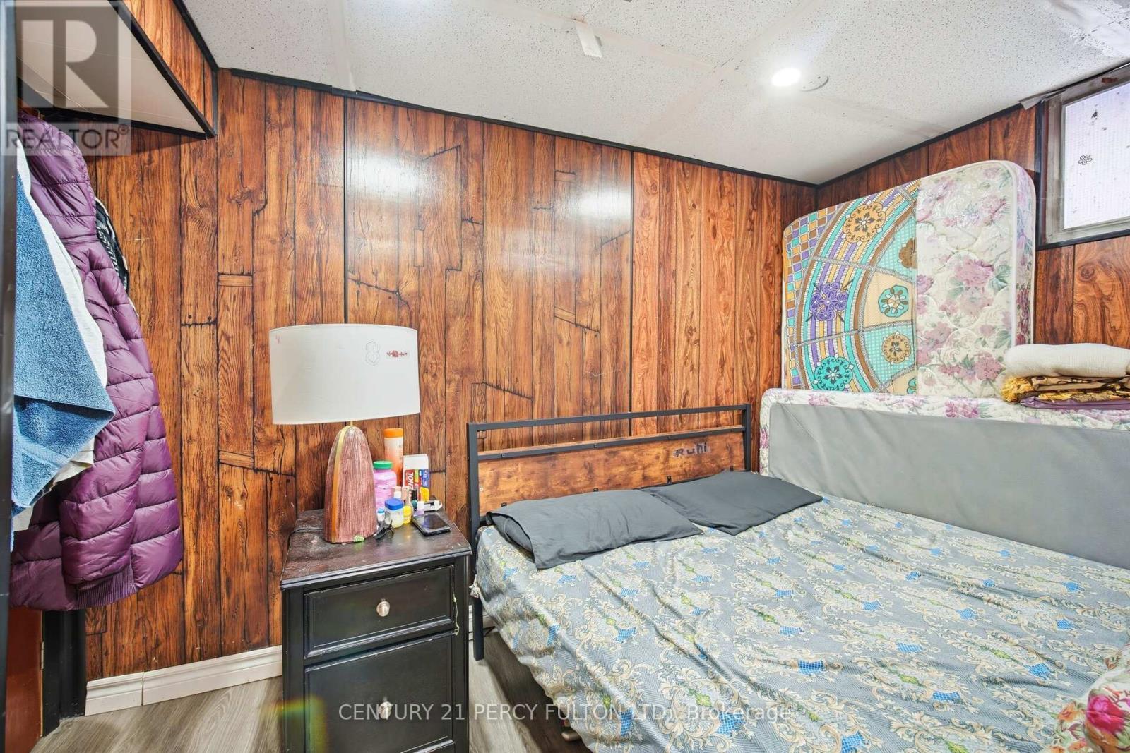 325 Dyson Road, Pickering, ON - Indoor Photo Showing Bedroom