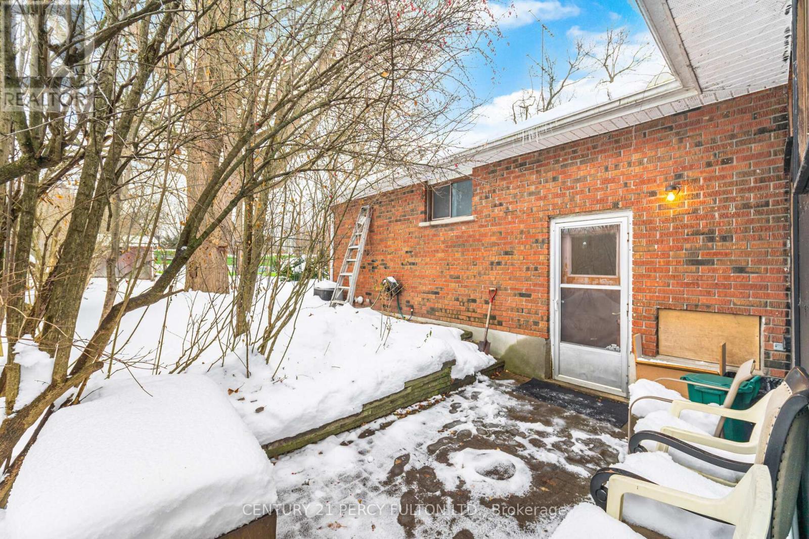 325 Dyson Road, Pickering, ON - Outdoor
