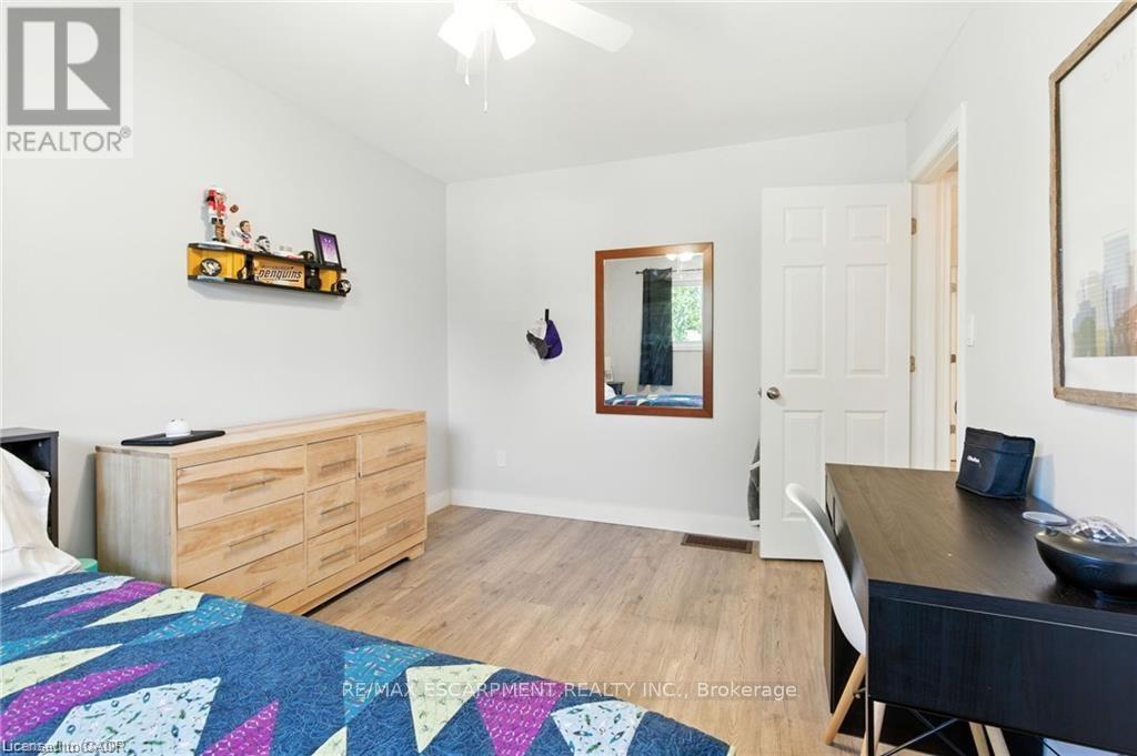 19 Wallace Place, Haldimand, ON - Indoor Photo Showing Bedroom