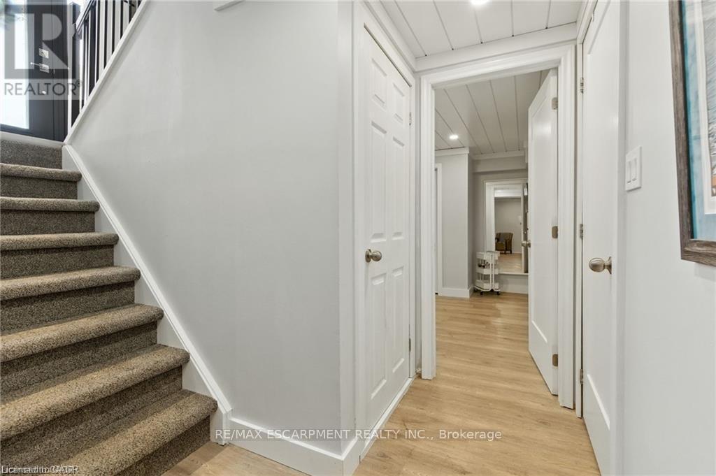 19 Wallace Place, Haldimand, ON - Indoor Photo Showing Other Room