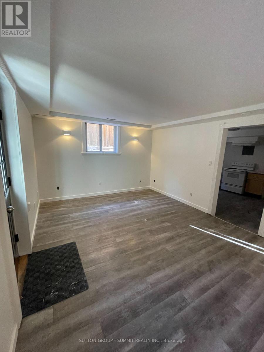 343 Upper Wentworth Street, Hamilton, ON - Indoor Photo Showing Other Room