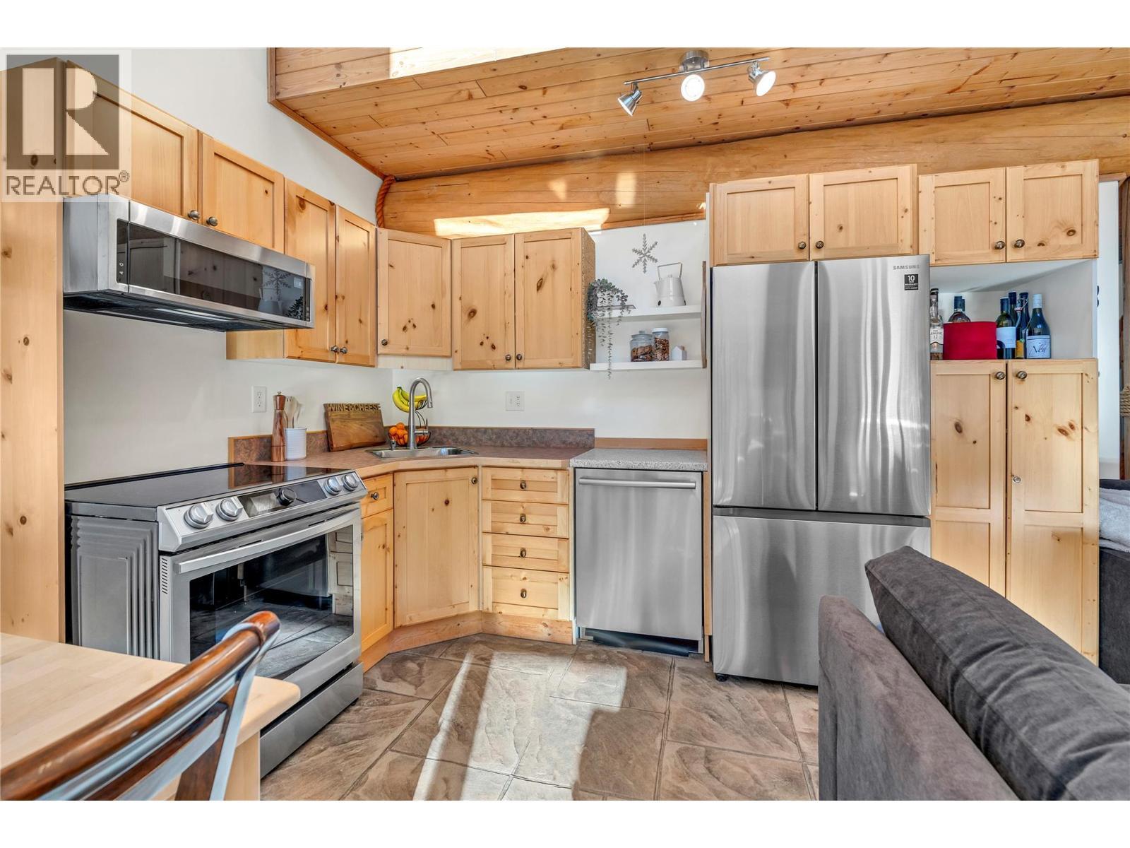 1271 Apex Mountain Road Unit# 306, Penticton, BC - Indoor Photo Showing Kitchen