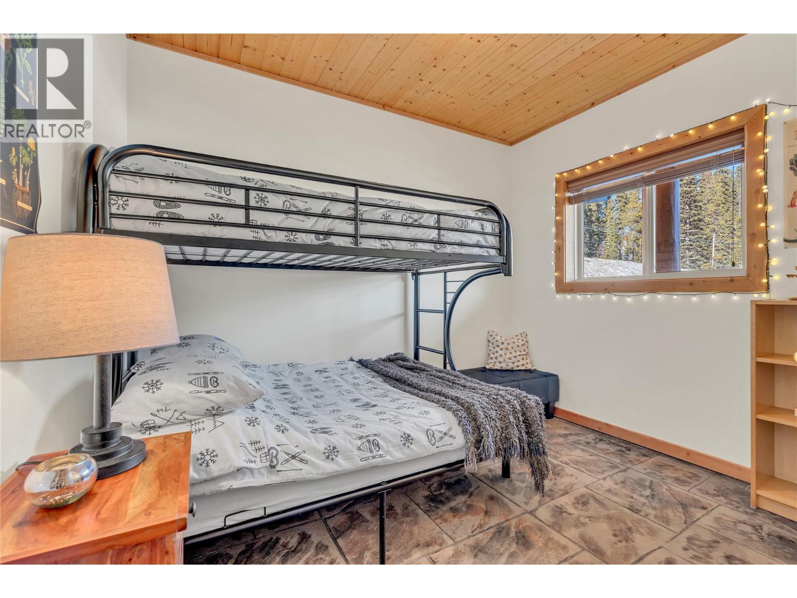 1271 Apex Mountain Road Unit# 306, Penticton, BC - Indoor Photo Showing Bedroom