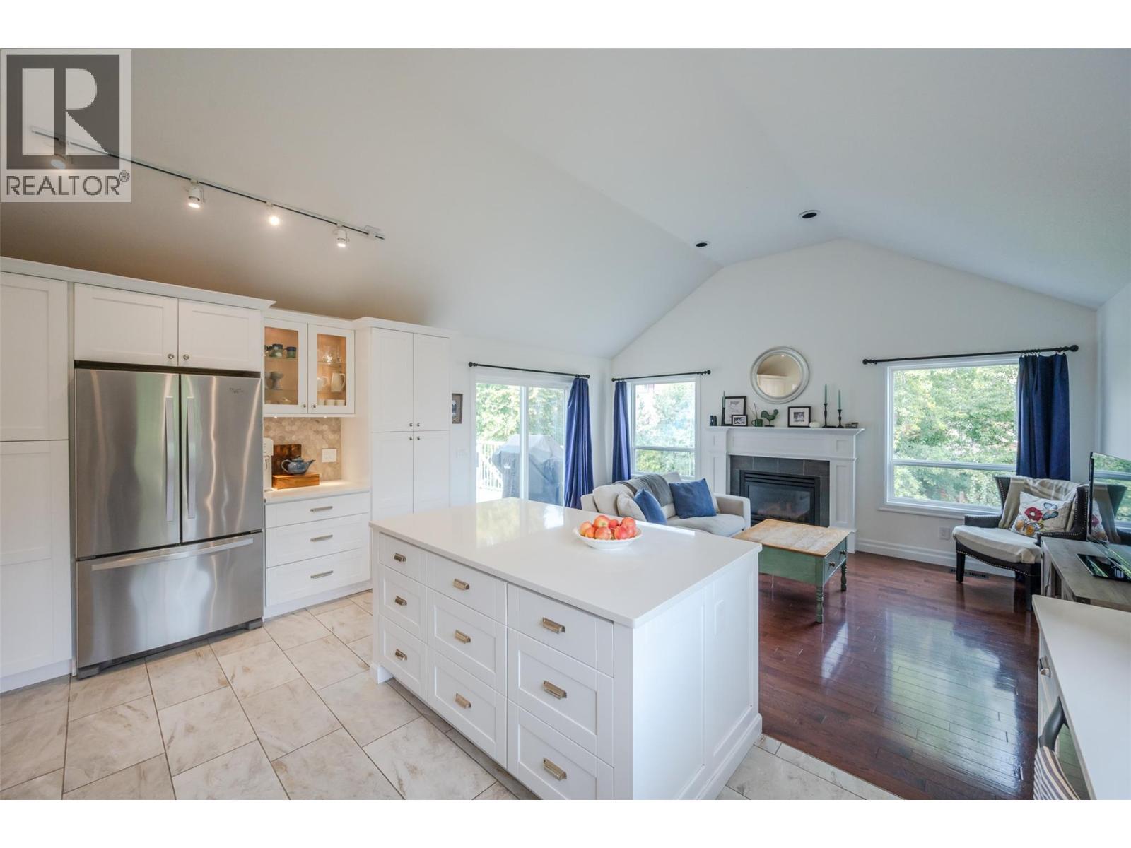 6107 Tavender Court, Summerland, BC - Indoor With Fireplace