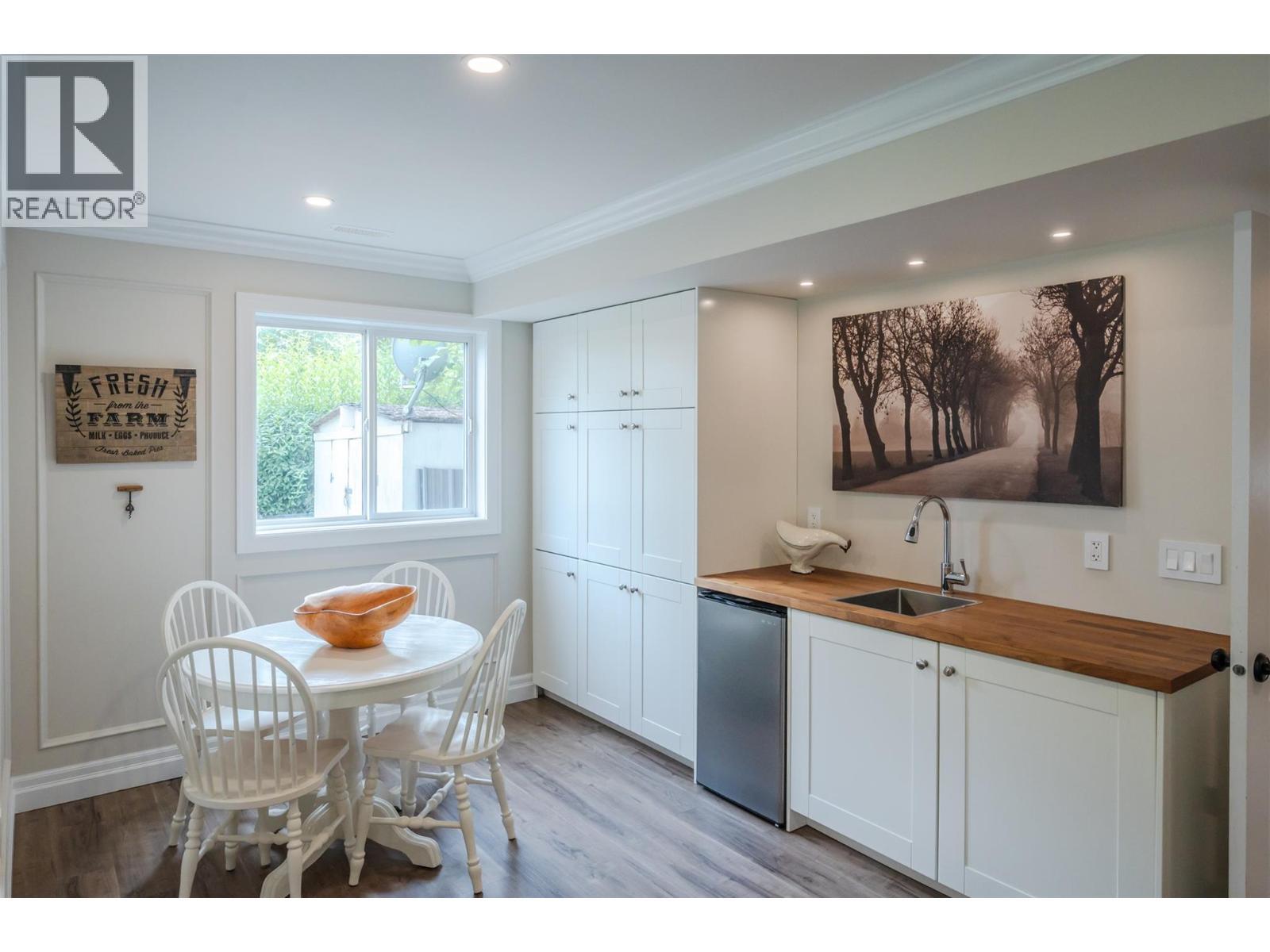6107 Tavender Court, Summerland, BC - Indoor Photo Showing Dining Room