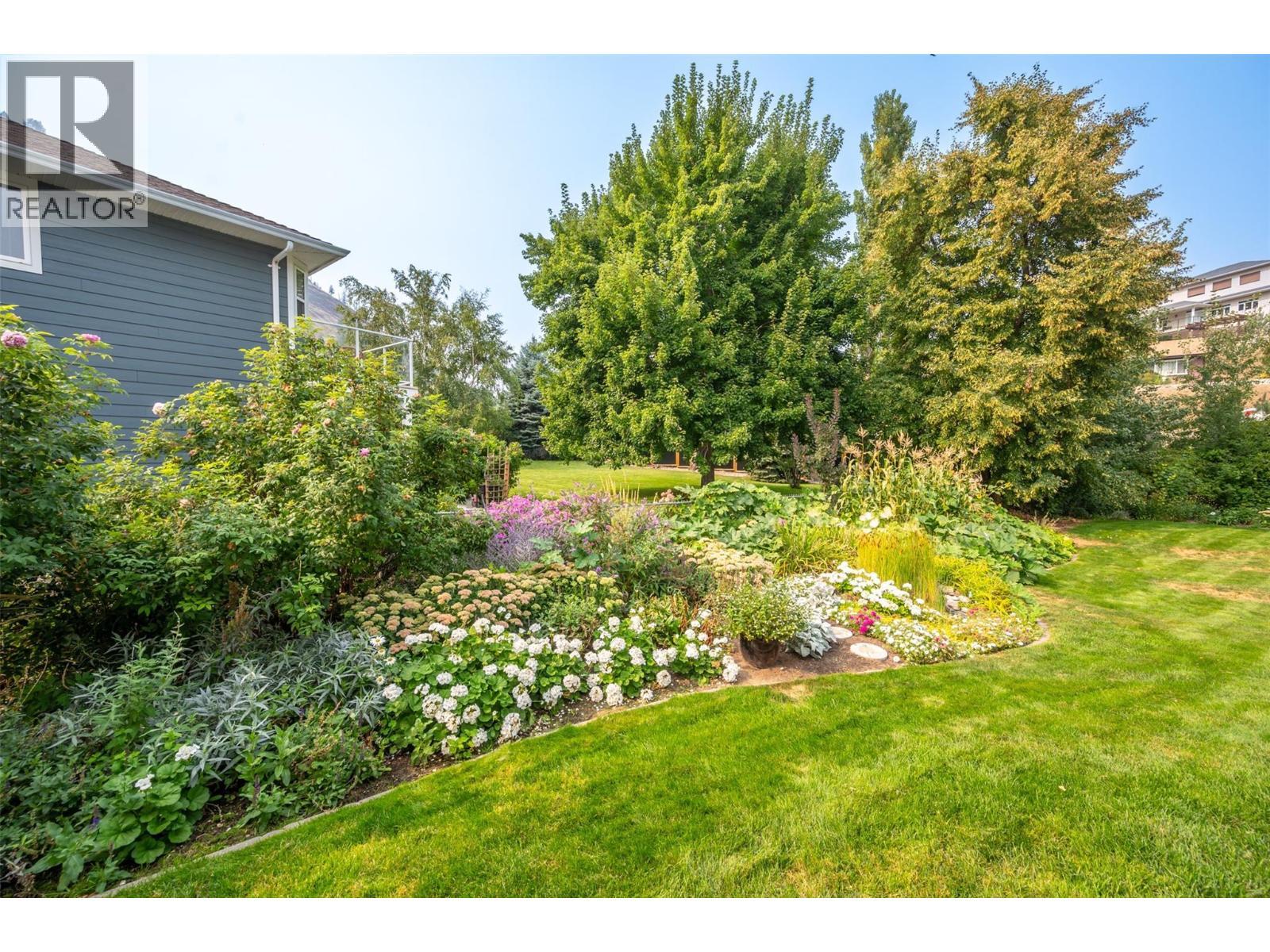 6107 Tavender Court, Summerland, BC - Outdoor