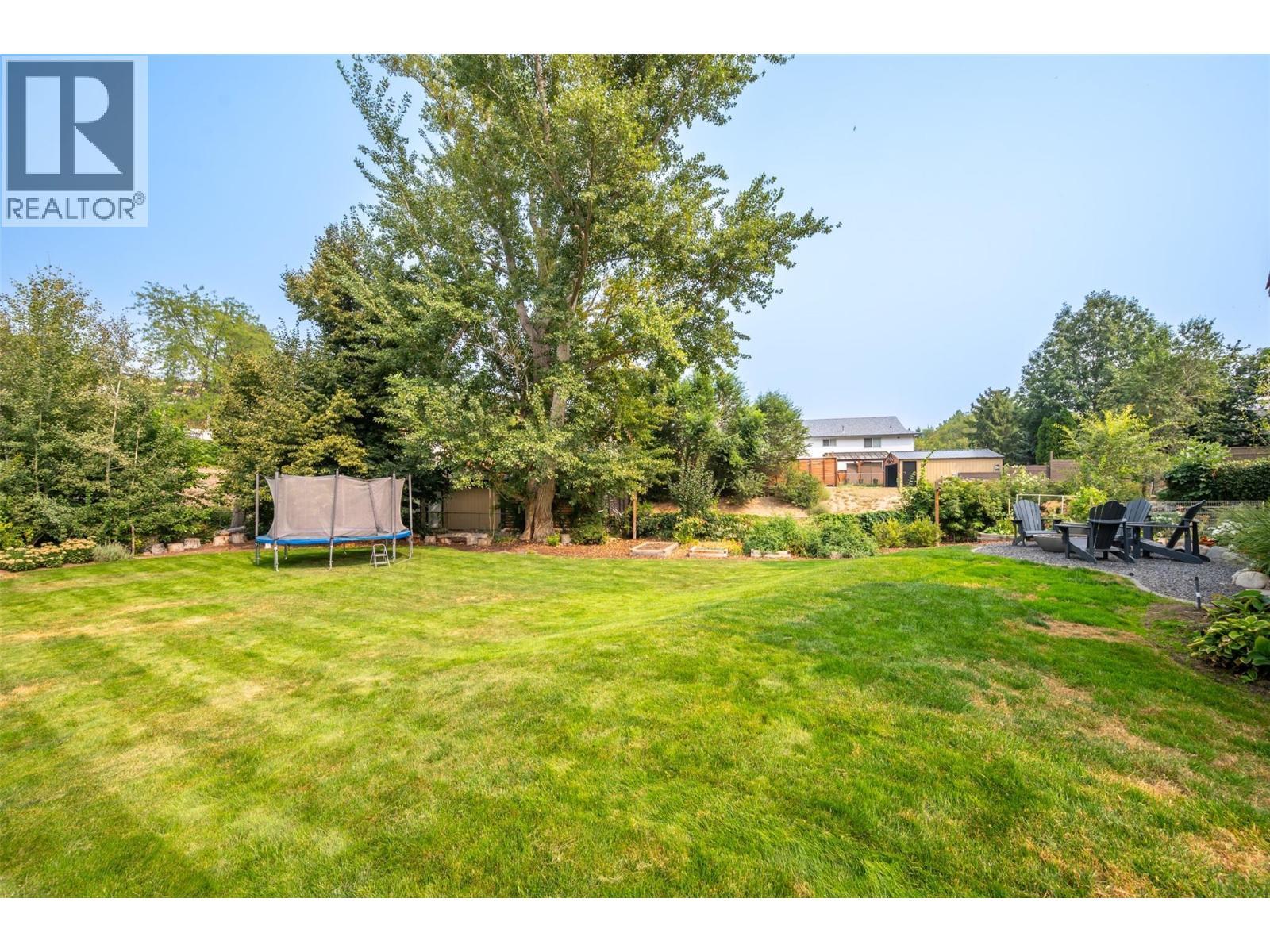 6107 Tavender Court, Summerland, BC - Outdoor