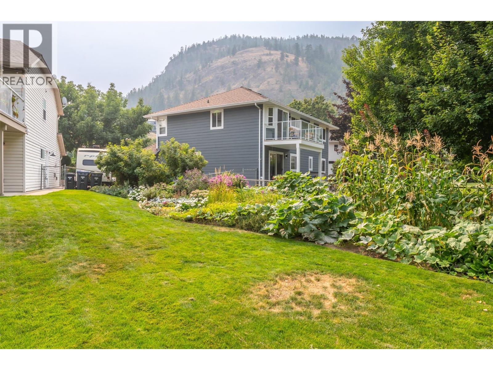 6107 Tavender Court, Summerland, BC - Outdoor