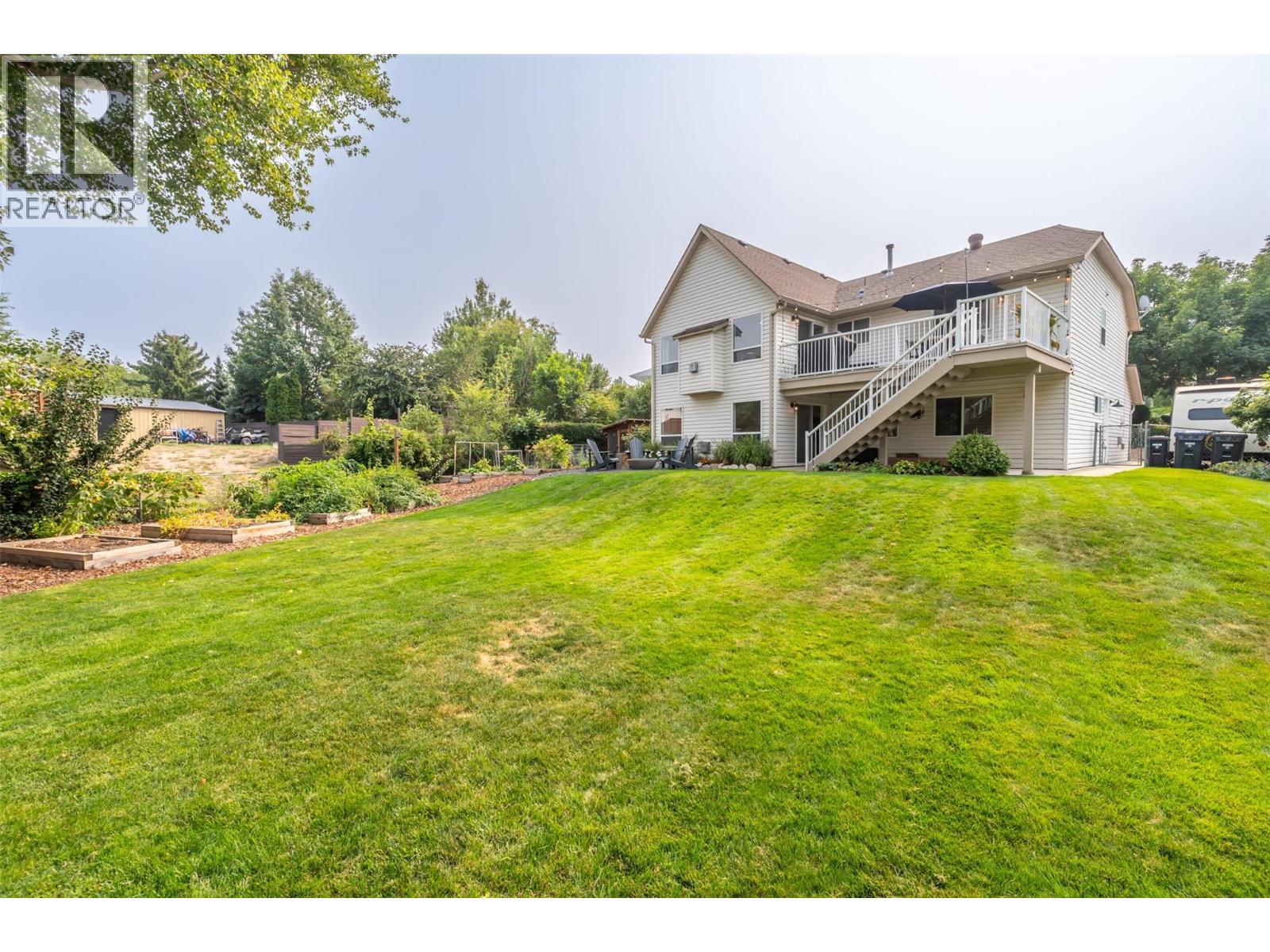 6107 Tavender Court, Summerland, BC - Outdoor