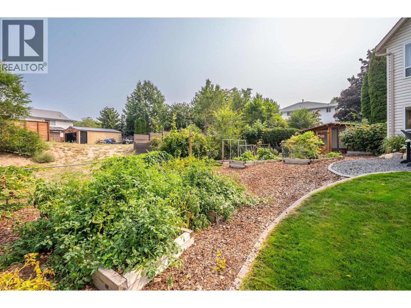 6107 Tavender Court, Summerland, BC - Outdoor