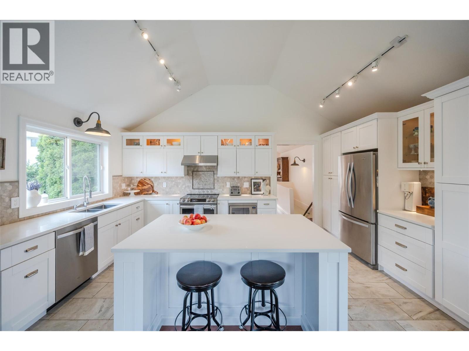 6107 Tavender Court, Summerland, BC - Indoor Photo Showing Kitchen With Stainless Steel Kitchen With Double Sink