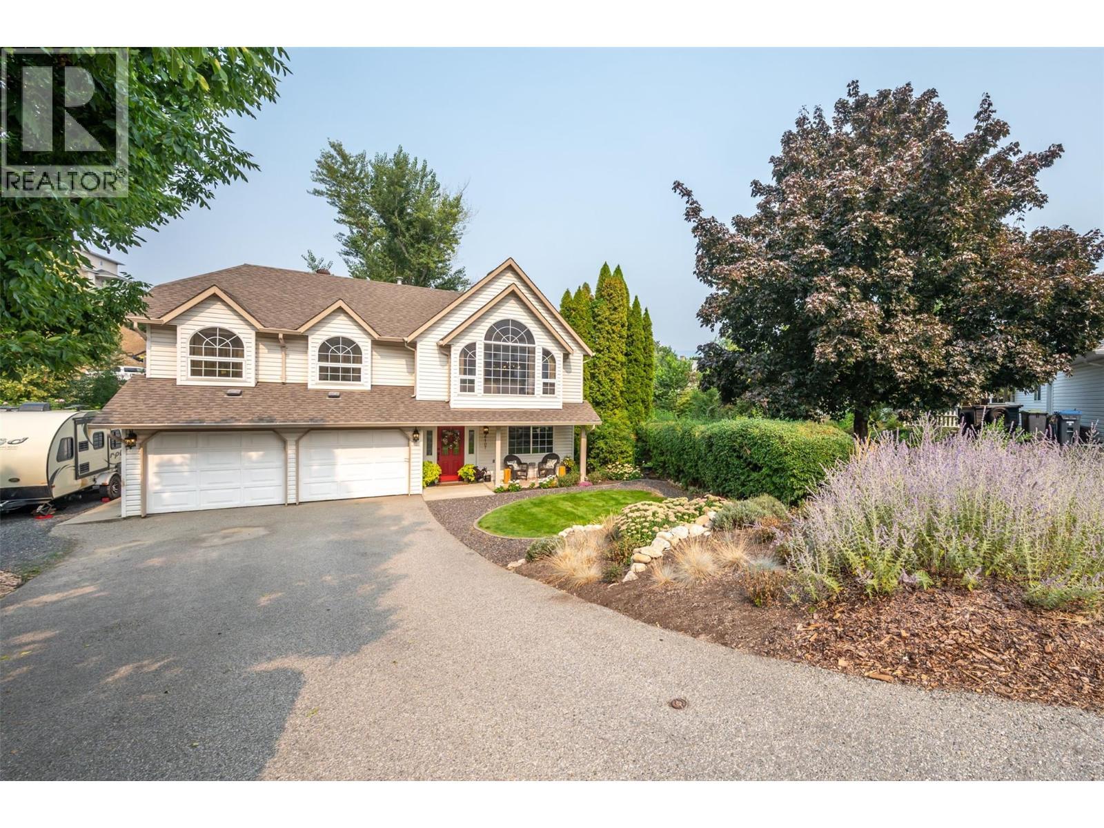 6107 Tavender Court, Summerland, BC - Outdoor With Facade