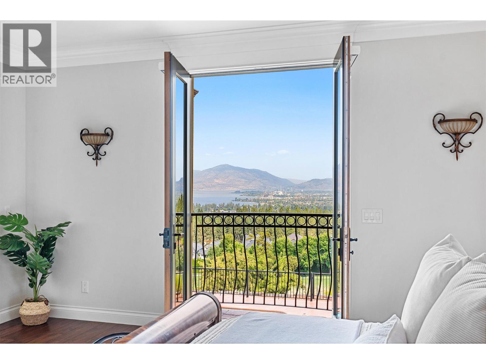 660 Almandine Court, Kelowna, BC -