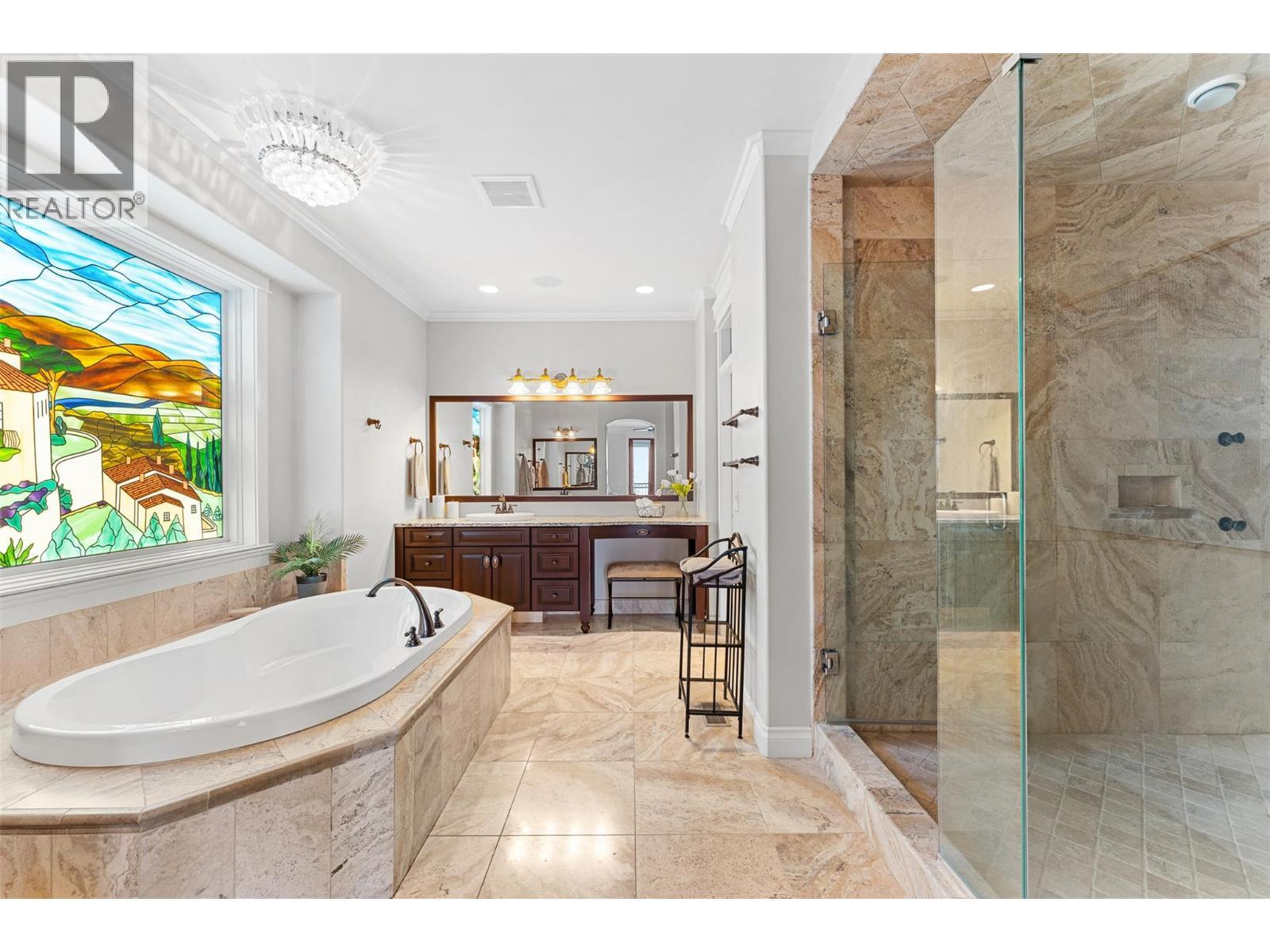 660 Almandine Court, Kelowna, BC - Indoor Photo Showing Bathroom