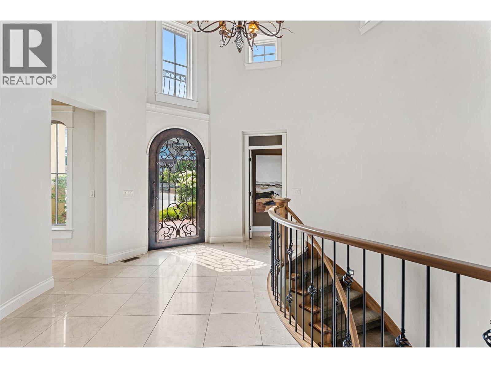 660 Almandine Court, Kelowna, BC - Indoor Photo Showing Other Room