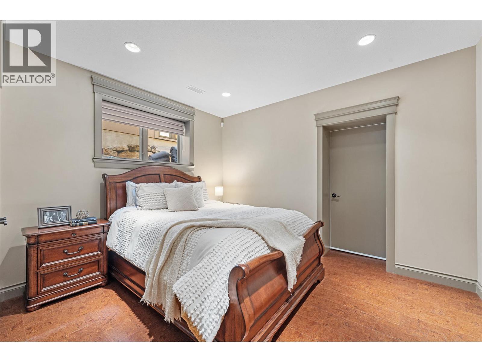 660 Almandine Court, Kelowna, BC - Indoor Photo Showing Bedroom