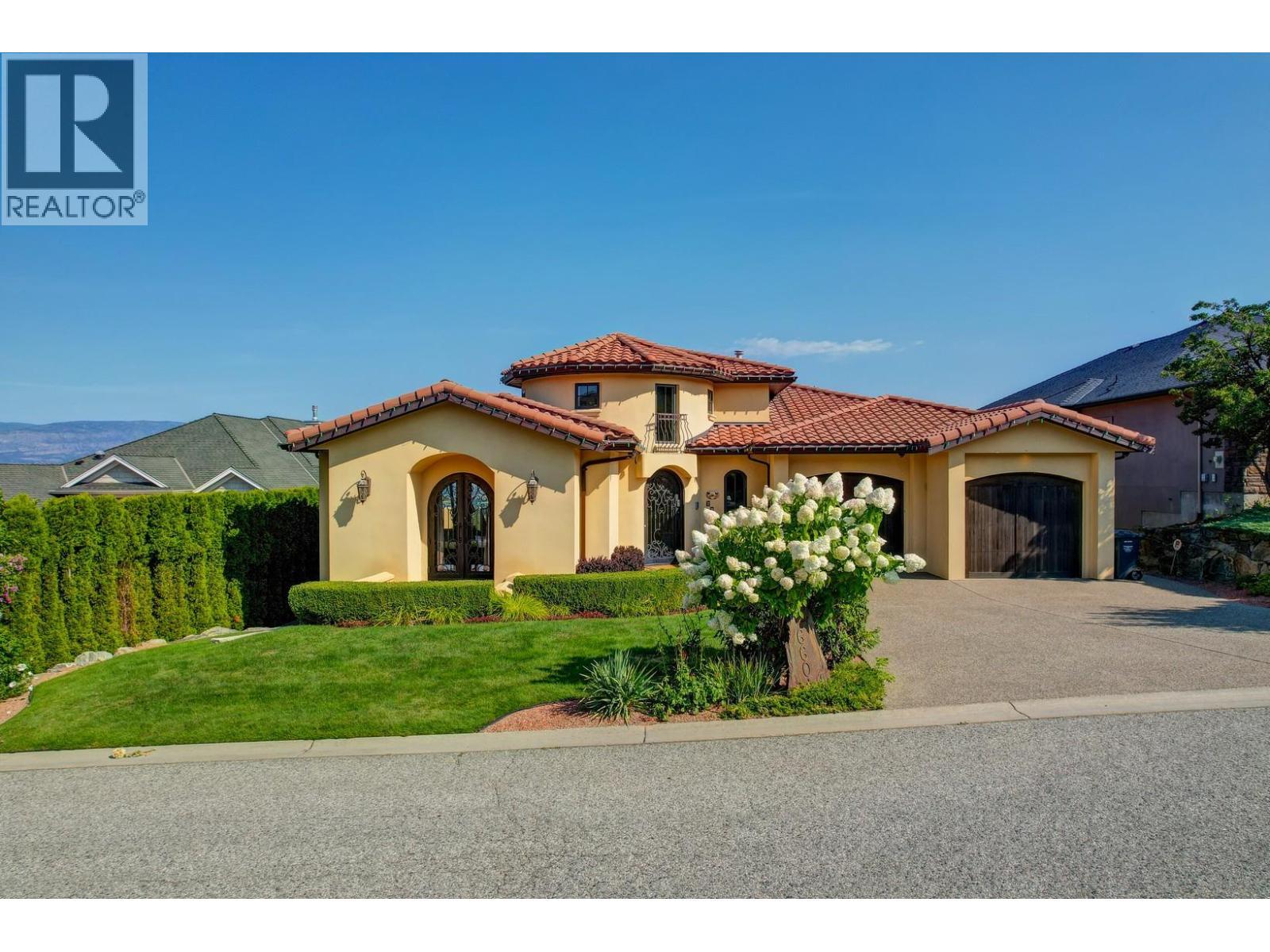 660 Almandine Court, Kelowna, BC - Outdoor