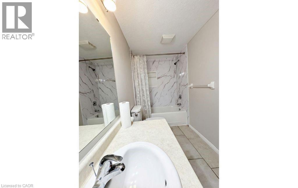 97 Max Becker Drive, Kitchener, ON - Indoor Photo Showing Bathroom