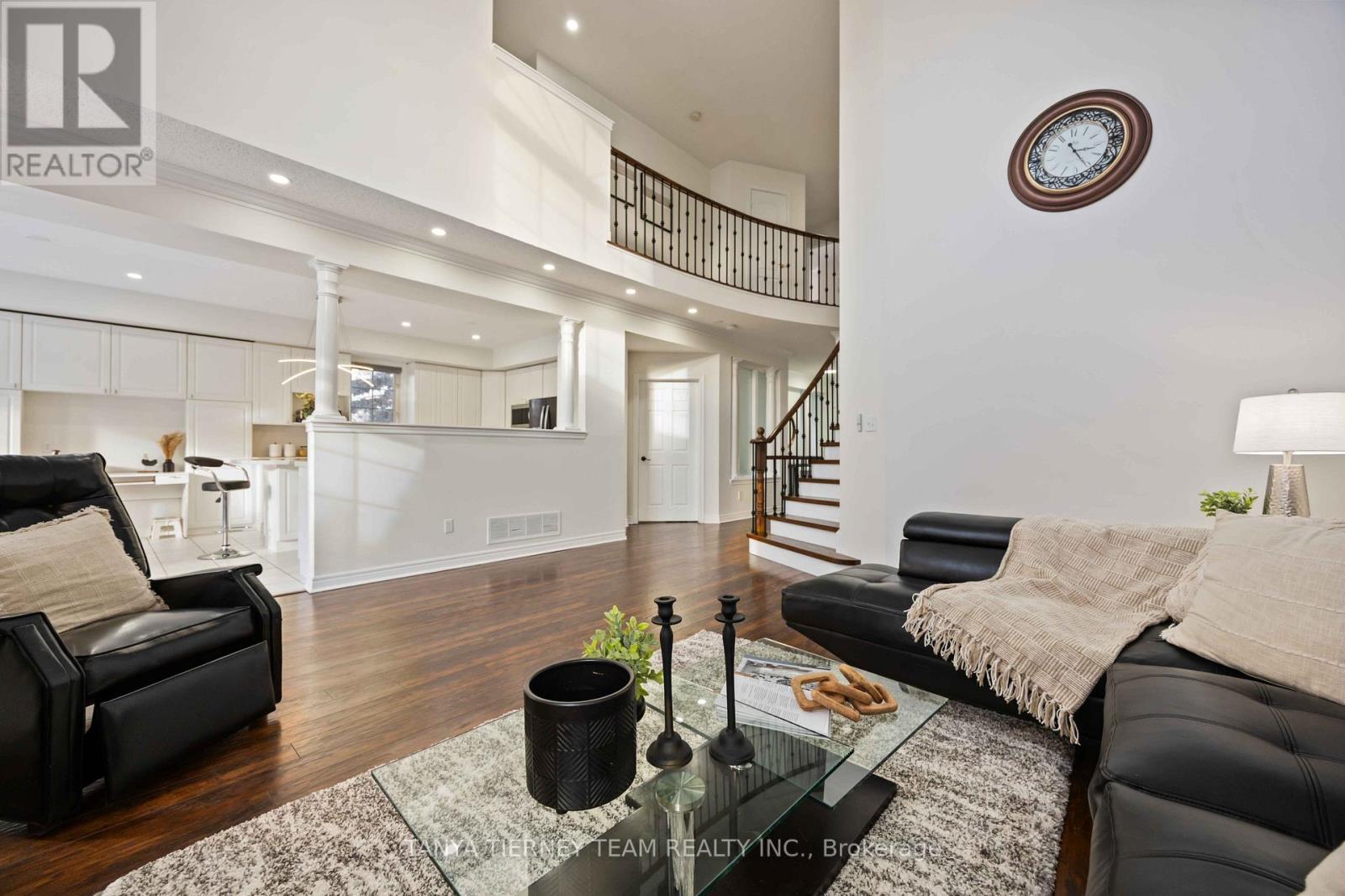 101 Tunney Place, Whitby, ON - Indoor Photo Showing Living Room