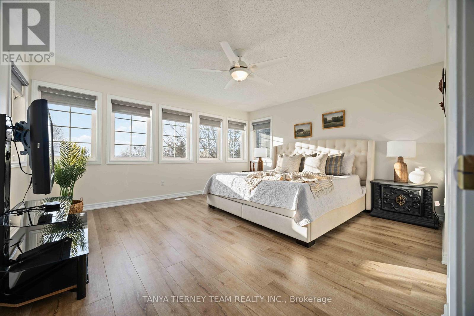 101 Tunney Place, Whitby, ON - Indoor Photo Showing Bedroom