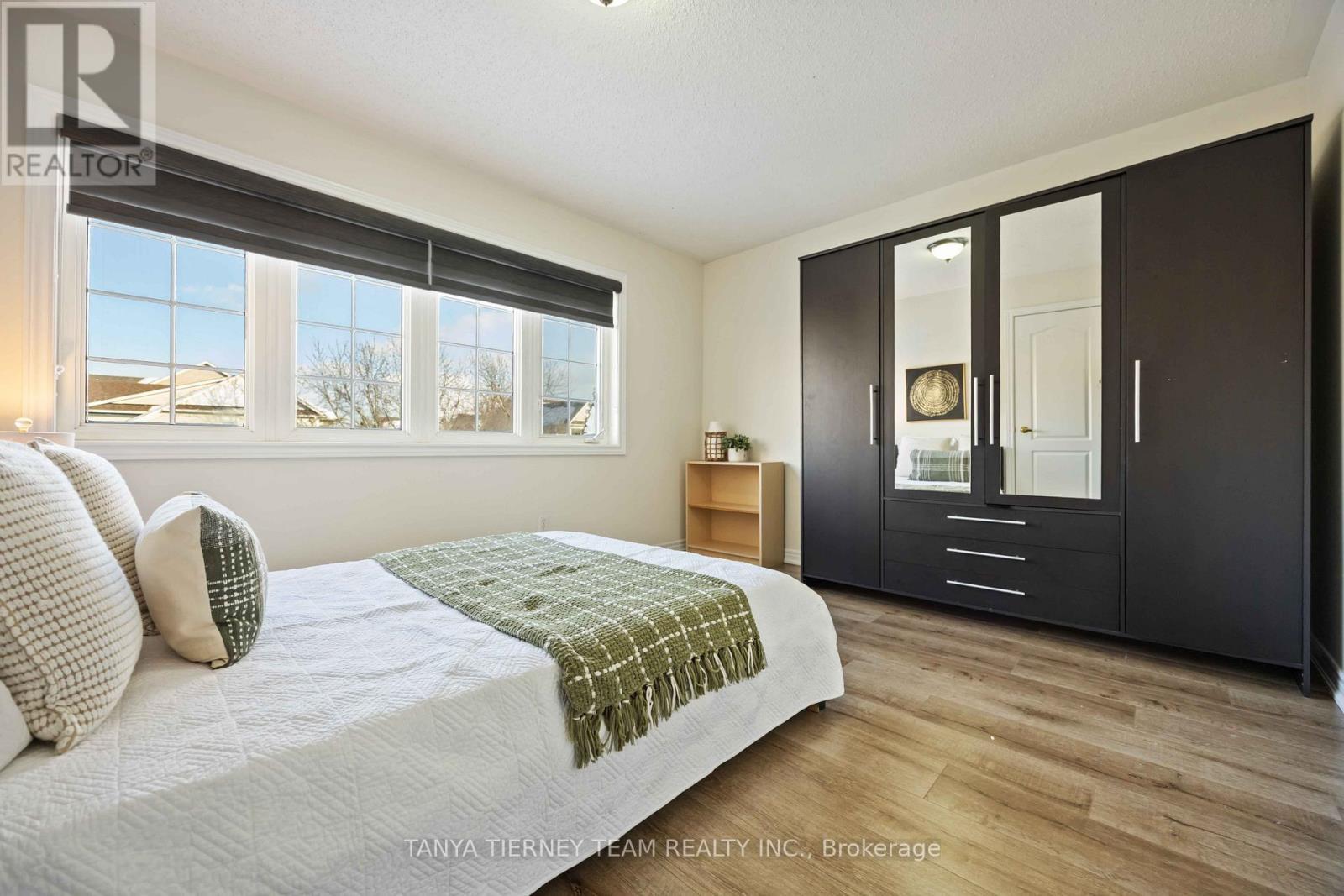 101 Tunney Place, Whitby, ON - Indoor Photo Showing Bedroom