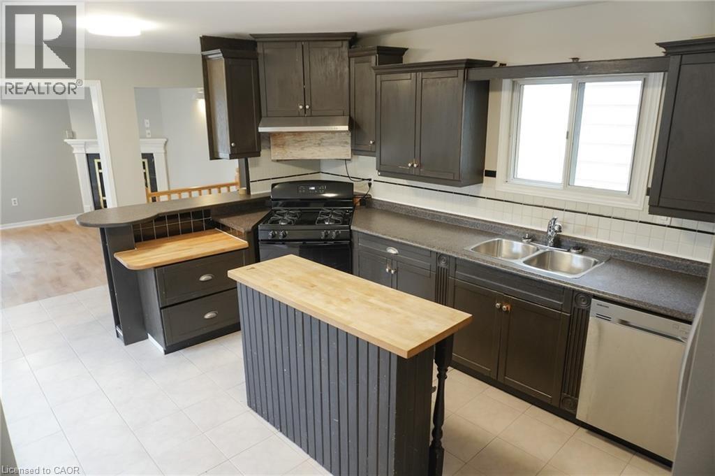 343 Upper Wentworth Street, Hamilton, ON - Indoor Photo Showing Kitchen With Double Sink
