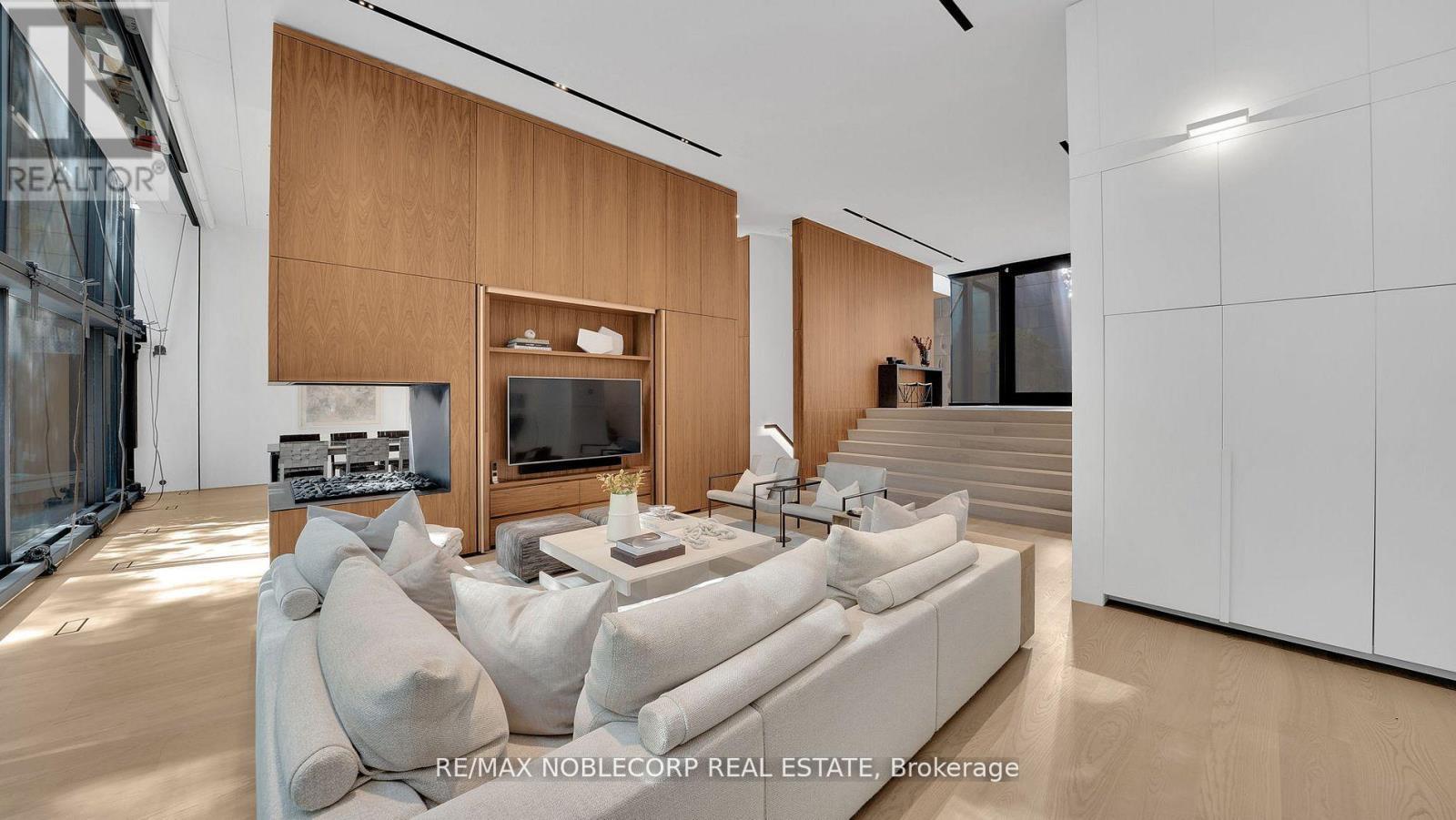 7 Waxwing Place, Toronto, ON - Indoor