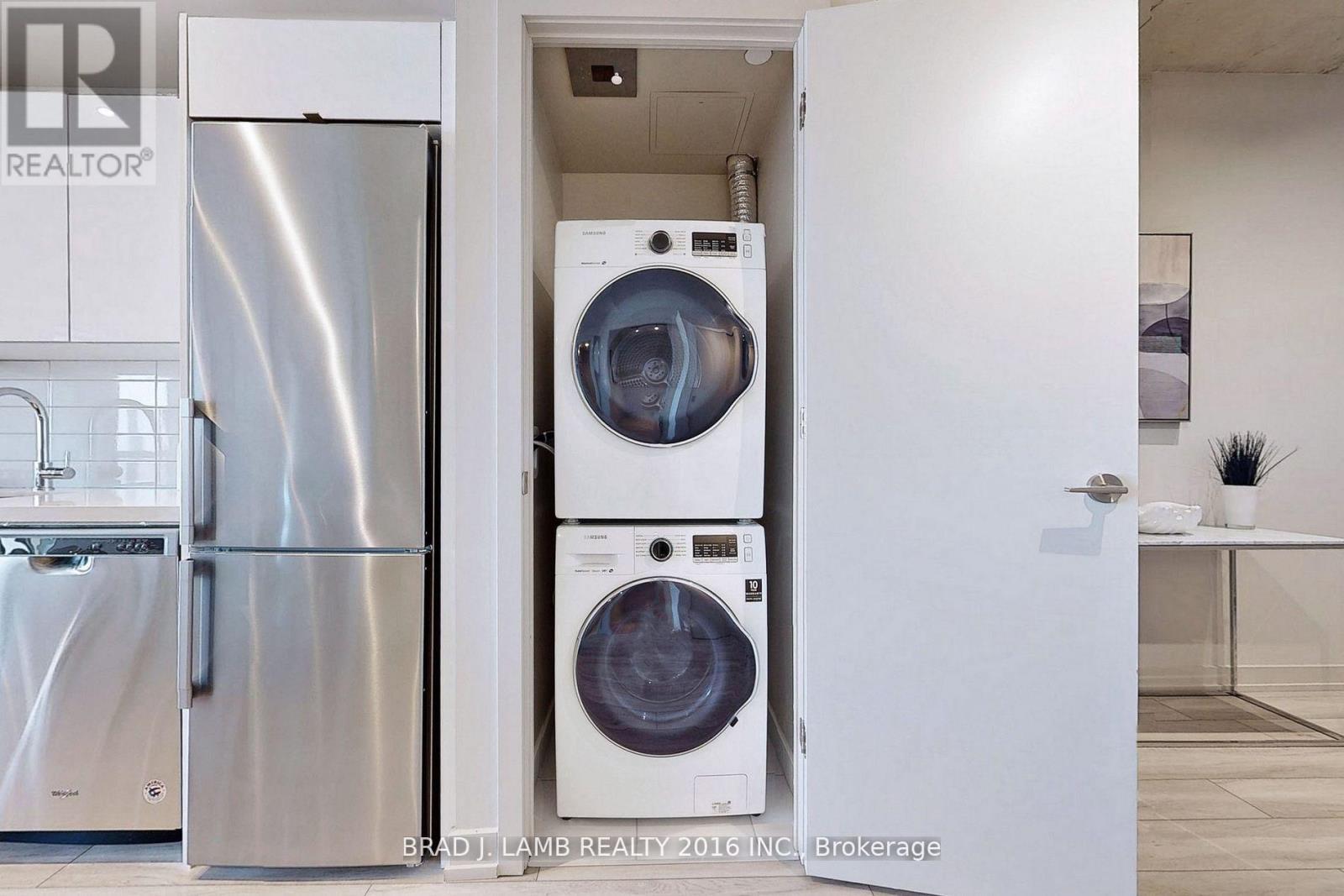 1601 - 458 Richmond Street W, Toronto, ON - Indoor Photo Showing Laundry Room