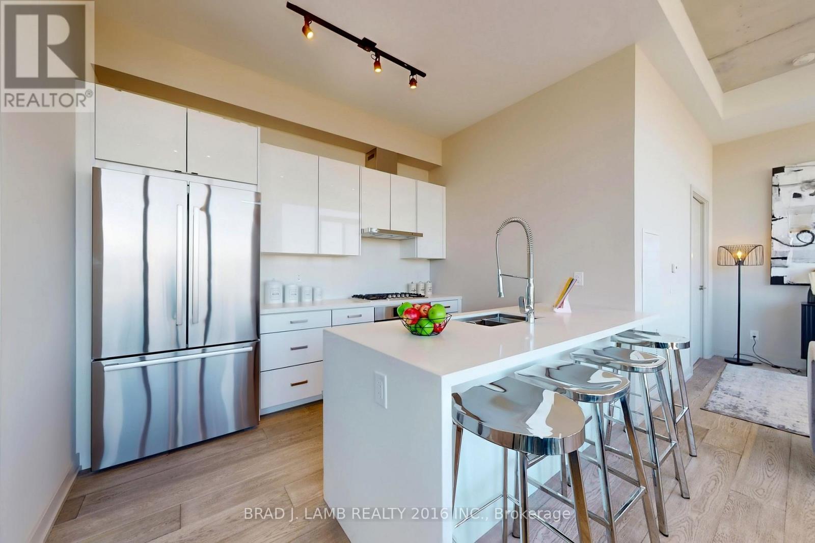 1701 - 458 Richmond Street W, Toronto, ON - Indoor Photo Showing Kitchen With Upgraded Kitchen