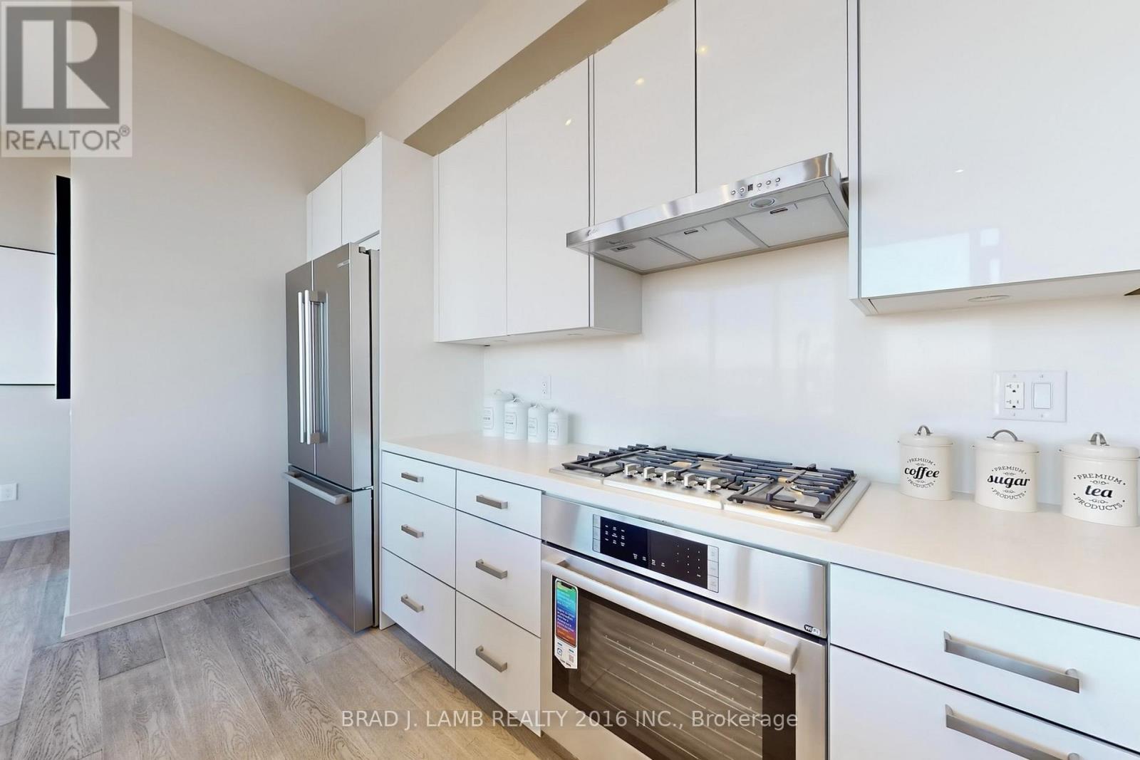 1701 - 458 Richmond Street W, Toronto, ON - Indoor Photo Showing Kitchen With Upgraded Kitchen