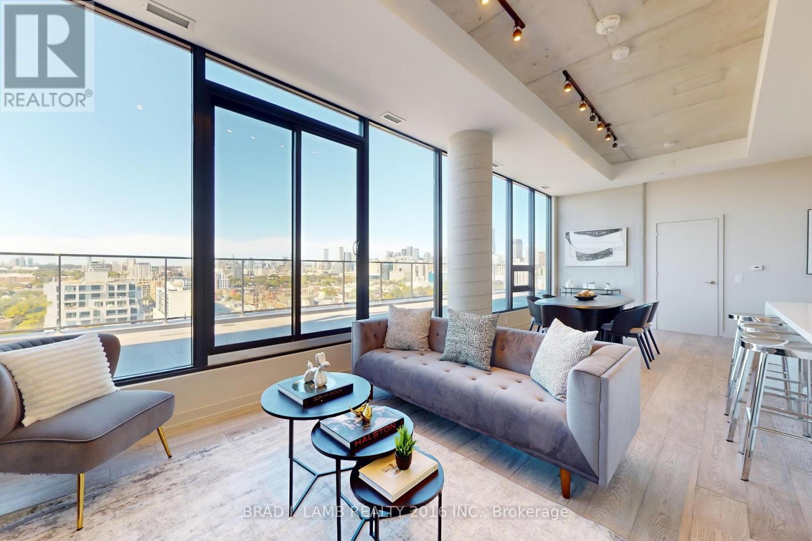 1701 - 458 Richmond Street W, Toronto, ON - Indoor Photo Showing Living Room