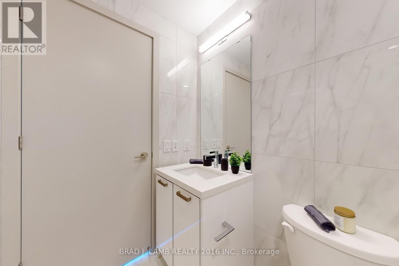 1701 - 458 Richmond Street W, Toronto, ON - Indoor Photo Showing Bathroom
