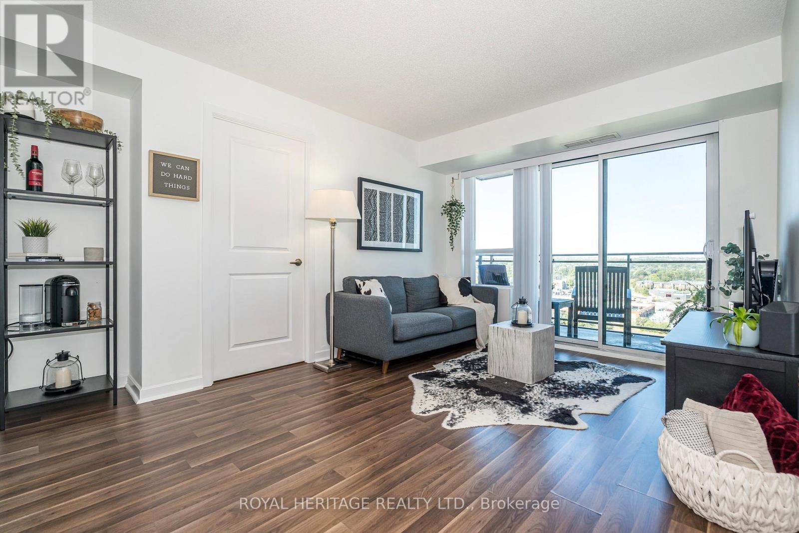 1204 - 1235 Bayly Street, Pickering, ON - Indoor Photo Showing Living Room