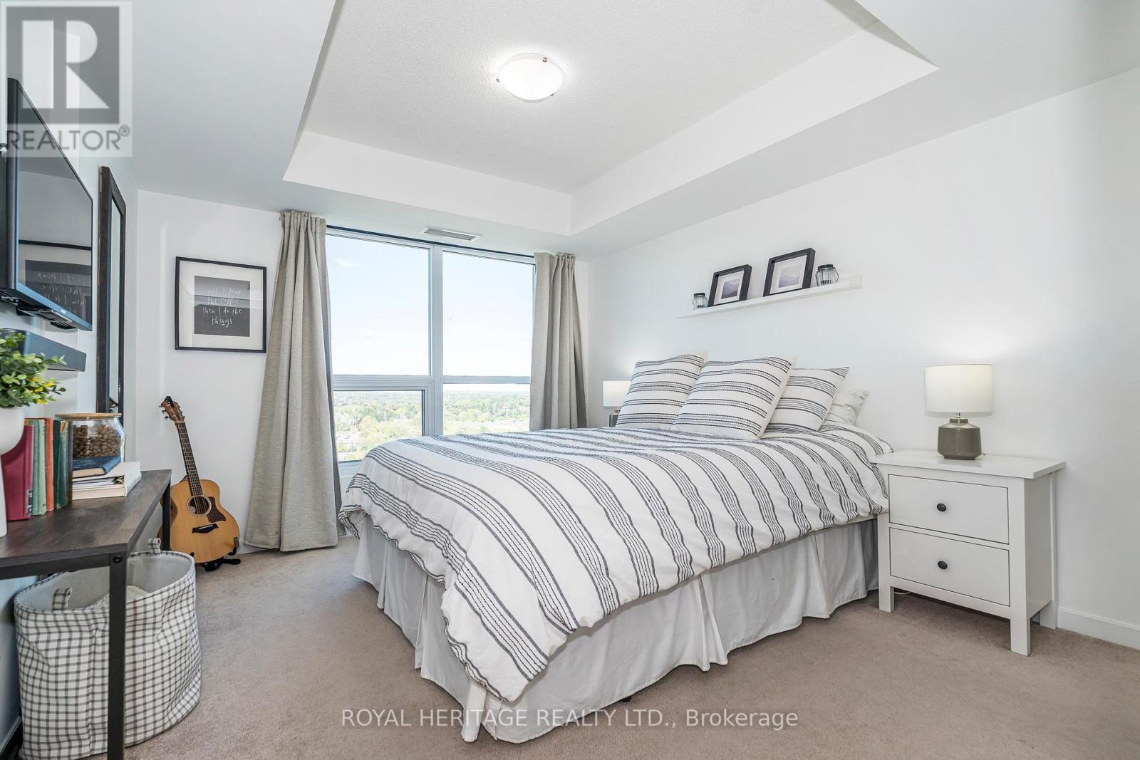 1204 - 1235 Bayly Street, Pickering, ON - Indoor Photo Showing Bedroom