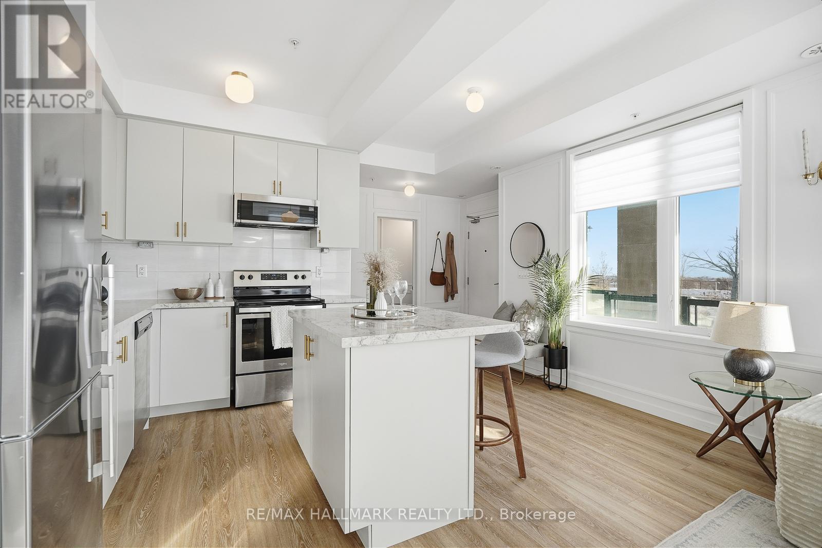 101 - 1711 Pure Springs Boulevard, Pickering, ON - Indoor Photo Showing Kitchen With Upgraded Kitchen