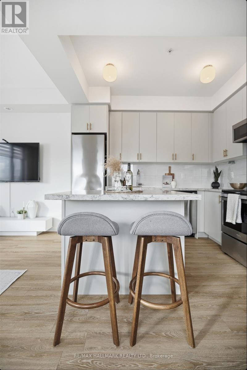 101 - 1711 Pure Springs Boulevard, Pickering, ON - Indoor Photo Showing Kitchen With Upgraded Kitchen