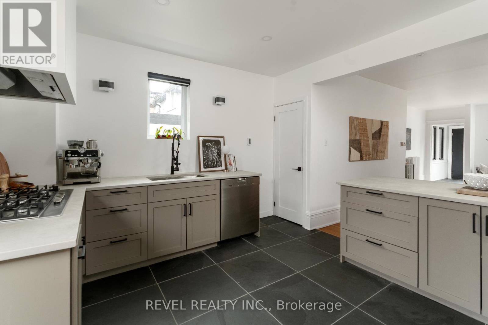 102 Eighth Street, Toronto, ON - Indoor Photo Showing Kitchen