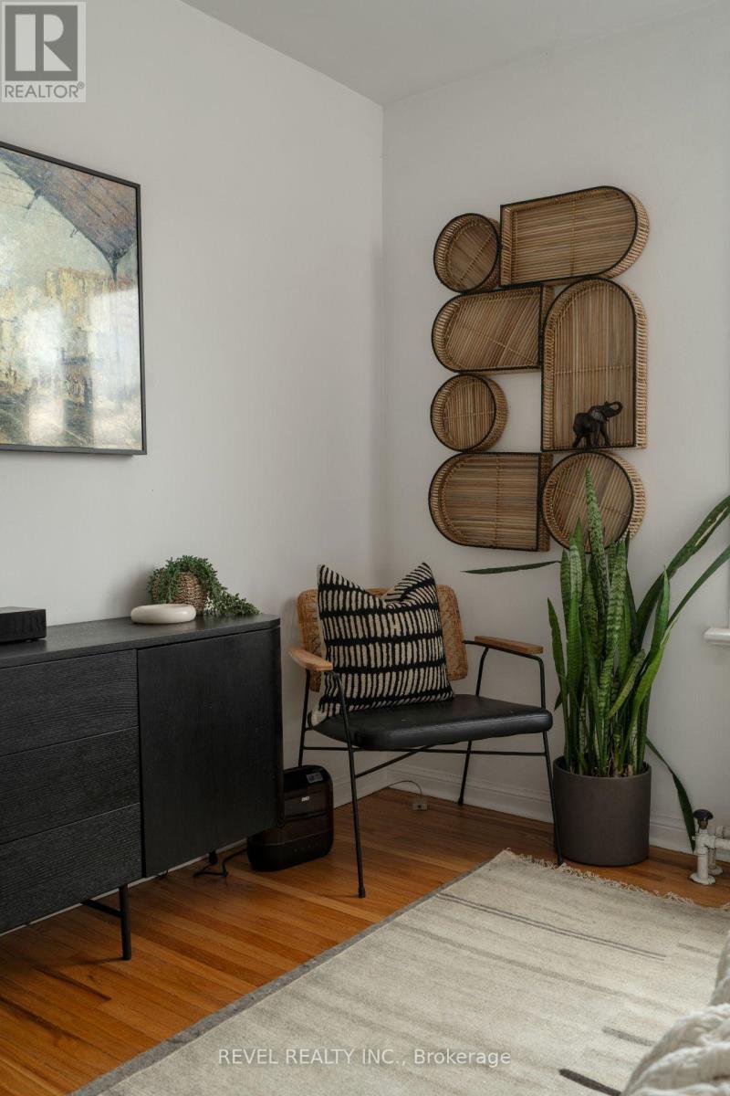 102 Eighth Street, Toronto, ON - Indoor Photo Showing Other Room