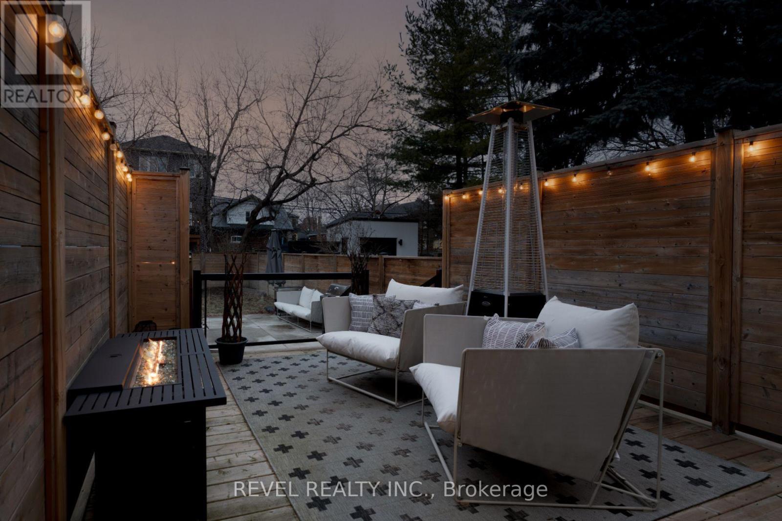 102 Eighth Street, Toronto, ON -