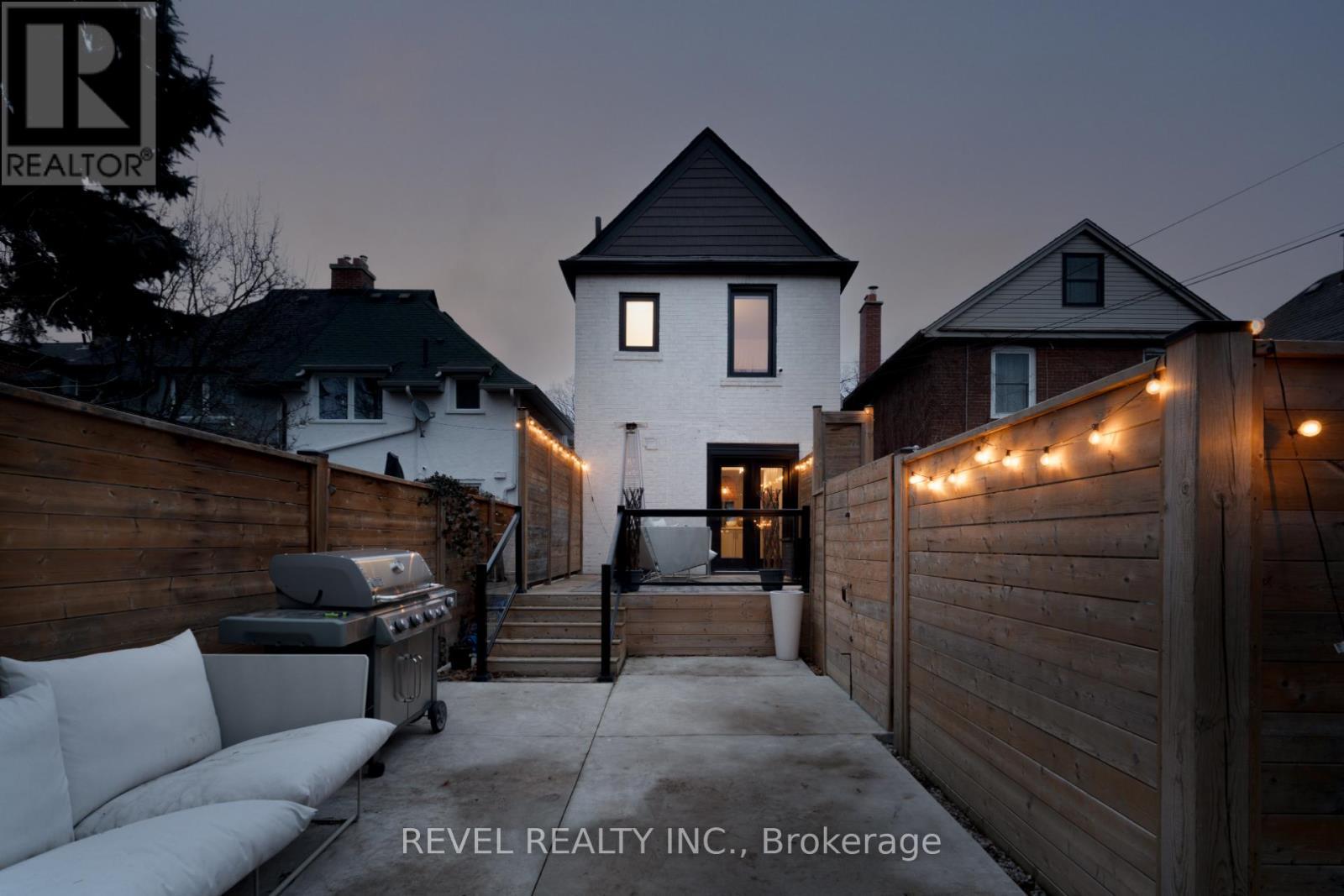 102 Eighth Street, Toronto, ON - Outdoor