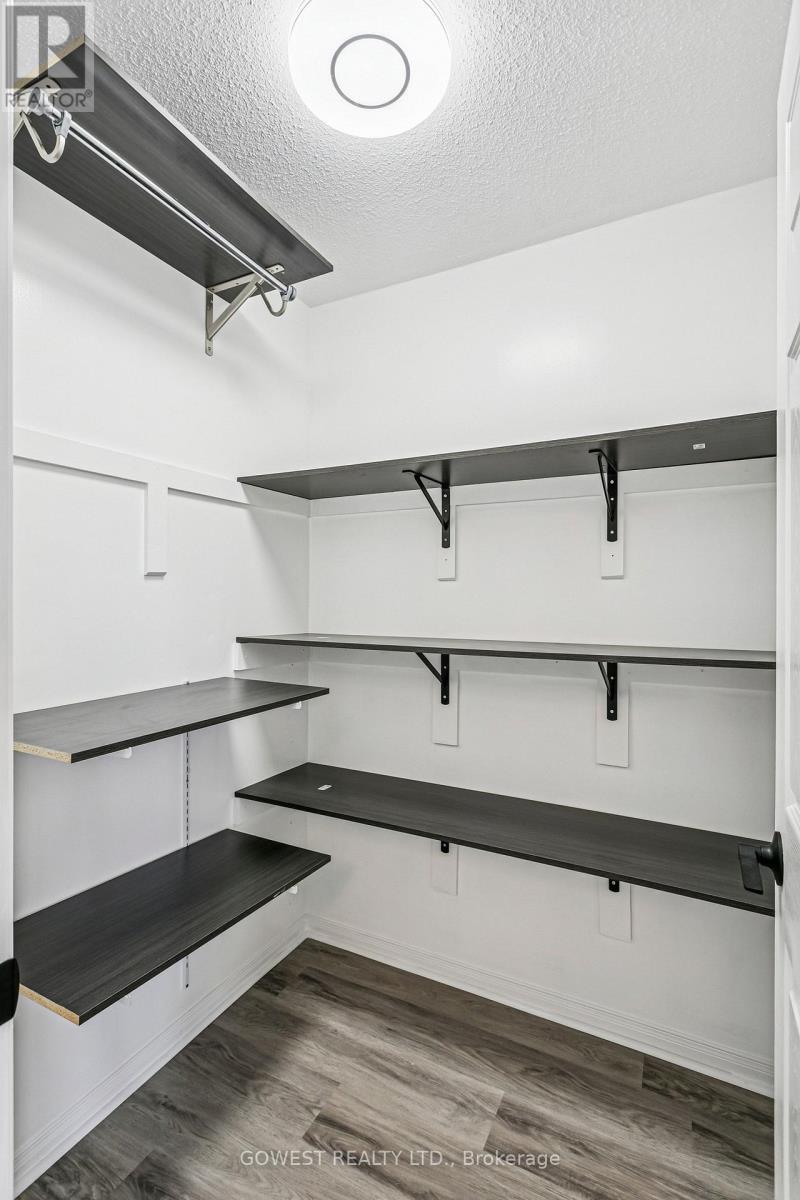 14 - 3150 Erin Centre Boulevard, Mississauga, ON - Indoor With Storage