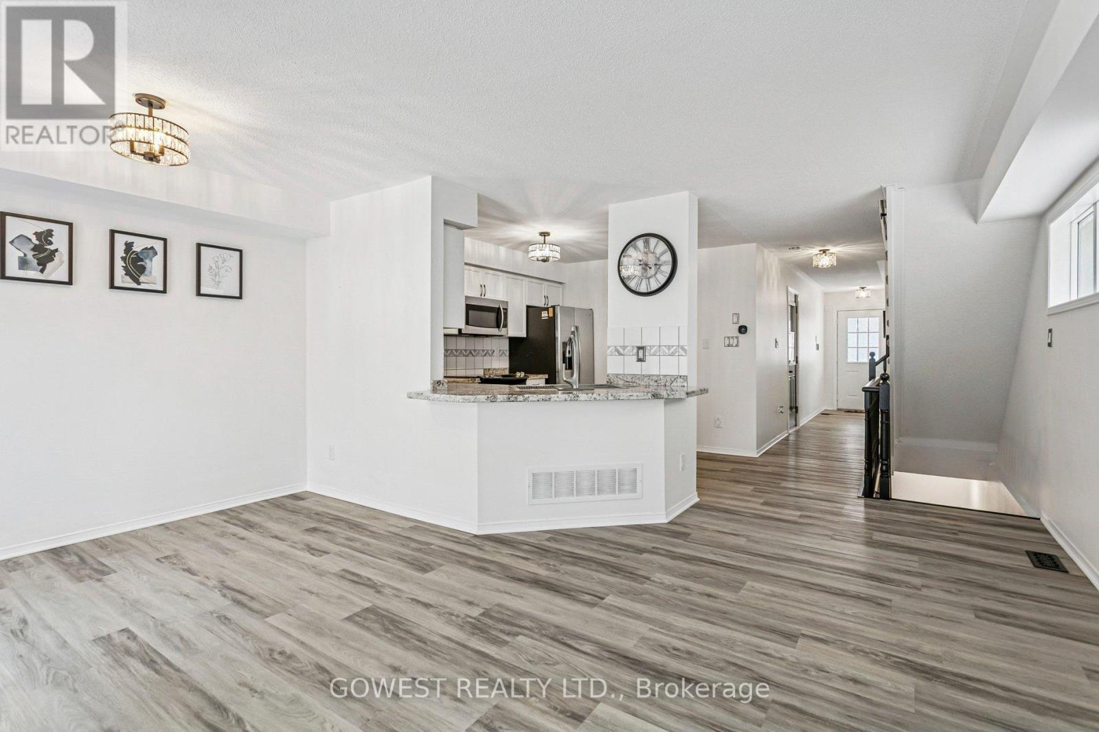 14 - 3150 Erin Centre Boulevard, Mississauga, ON - Indoor Photo Showing Other Room