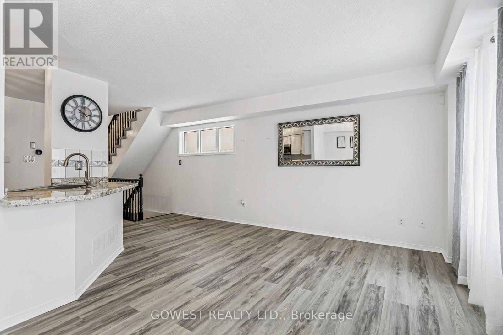 14 - 3150 Erin Centre Boulevard, Mississauga, ON - Indoor